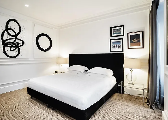 Hotel The Shire 3*