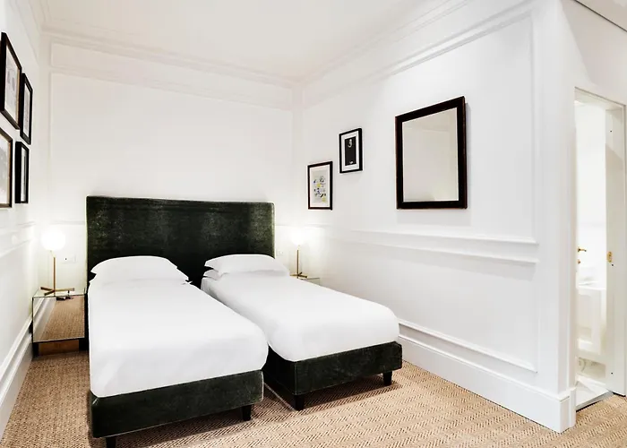 The Shire Hotel Roma